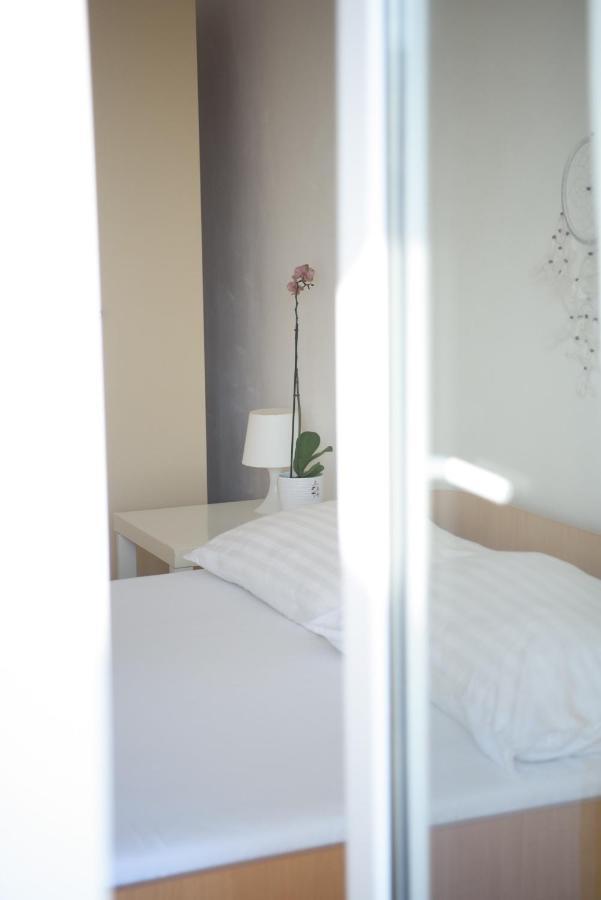 Villa Claudia Lemon Appartment Premantura Exterior photo
