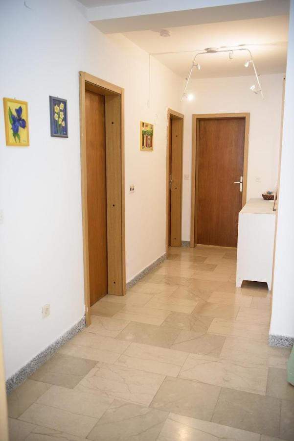 Villa Claudia Lemon Appartment Premantura Exterior photo